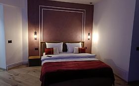 Central Train Station Apartment